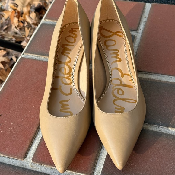 Sam Edelman Dori Nappa Leather Pointed Toe Kitten Heel Pumps in Soft Beige - Picture 10 of 12